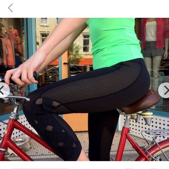lululemon athletica Pants - Lululemon mesh Capri